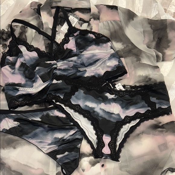 Torrid four piece set 3X panties bra blouse NWT